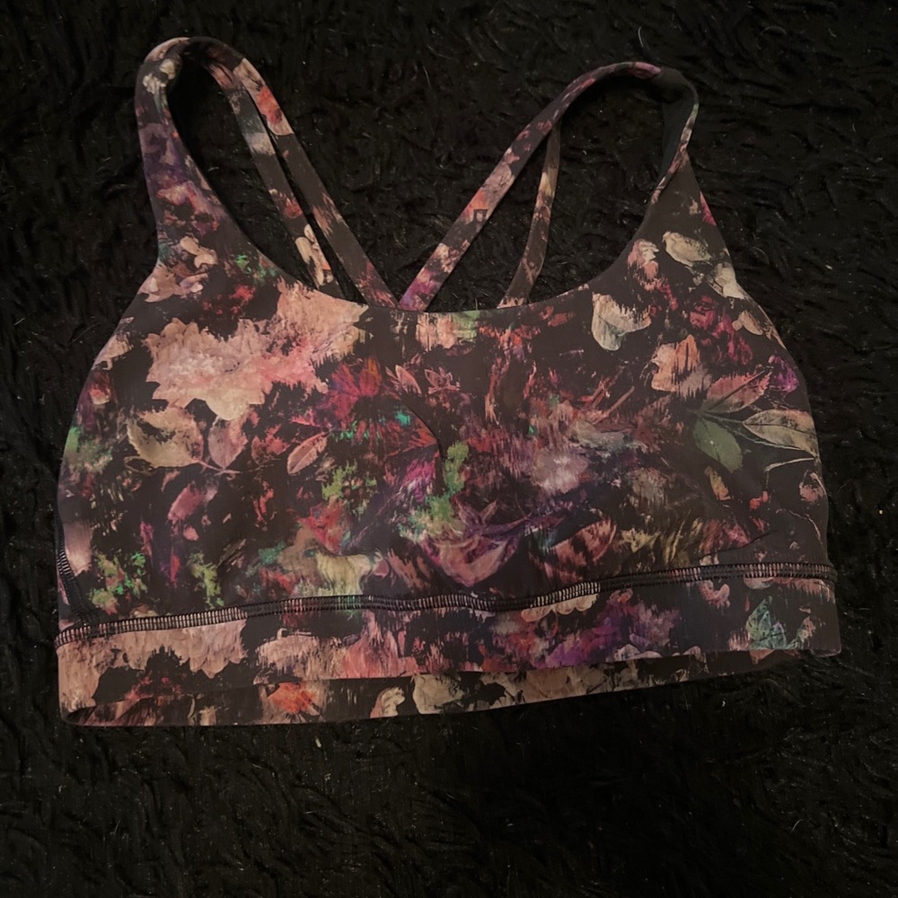 Lululemon sports bra